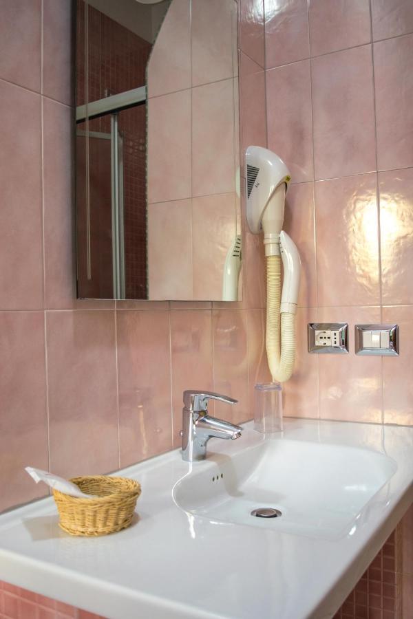 Hotel Ginevra Poggiomarino Екстериор снимка