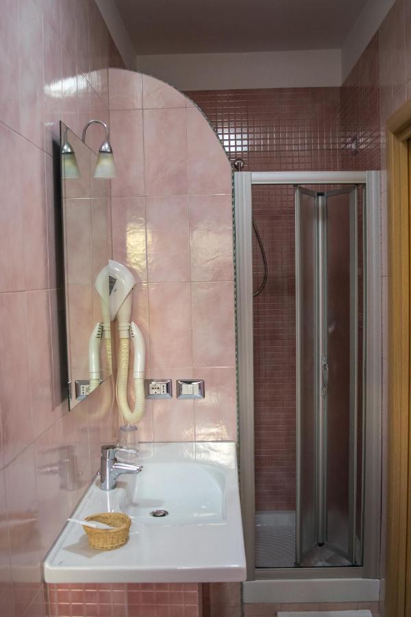 Hotel Ginevra Poggiomarino Екстериор снимка